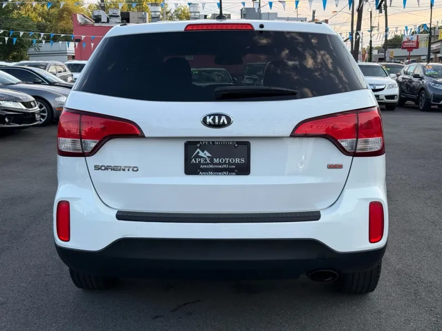 2014 Kia Sorento LX photo 1