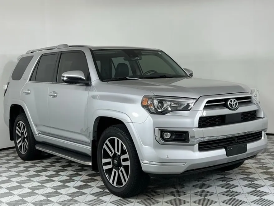 2023 Toyota 4Runner Limited photo 1