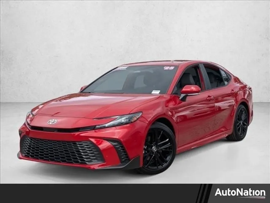 2025 Toyota Camry SE photo 1