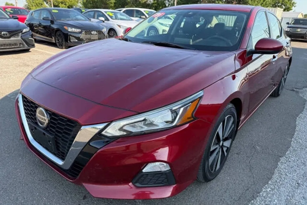 2021 Nissan Altima 2.5 SV photo 1