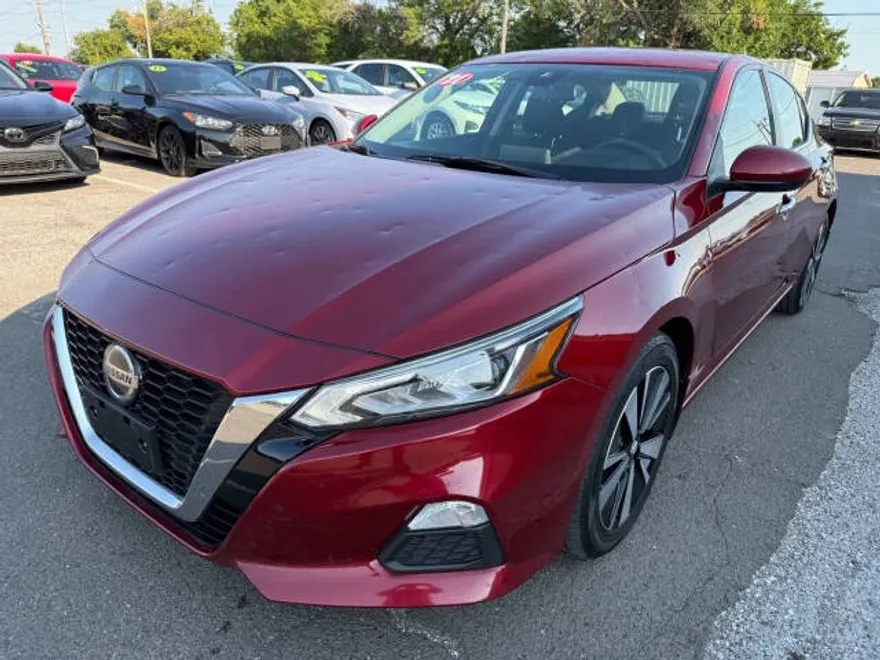 2021 Nissan Altima 2.5 SV photo 1