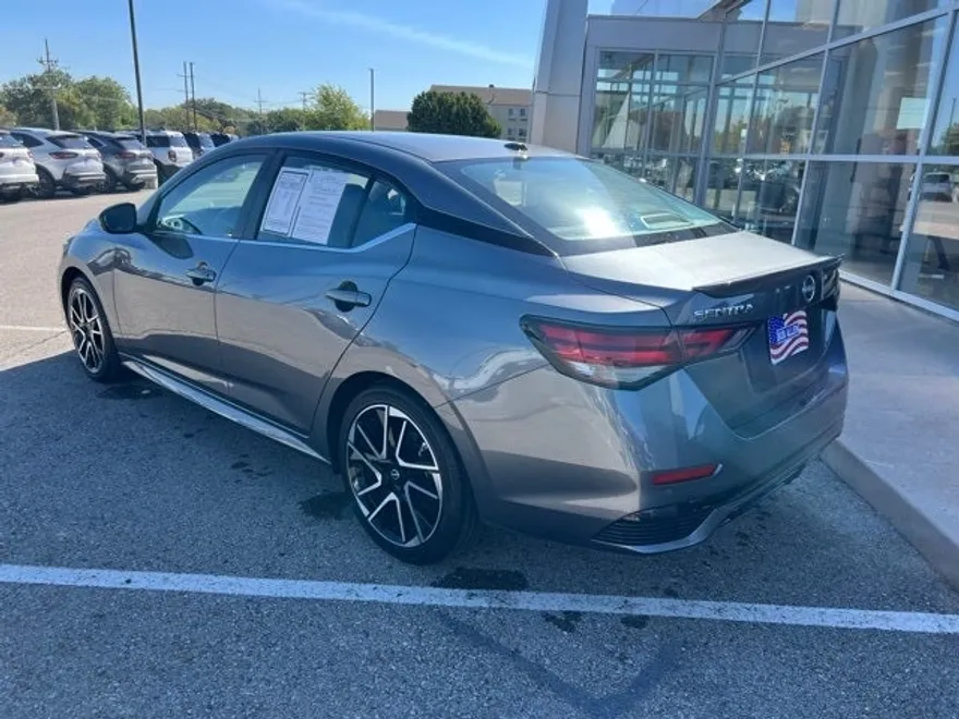 2025 Nissan Sentra SR photo 1
