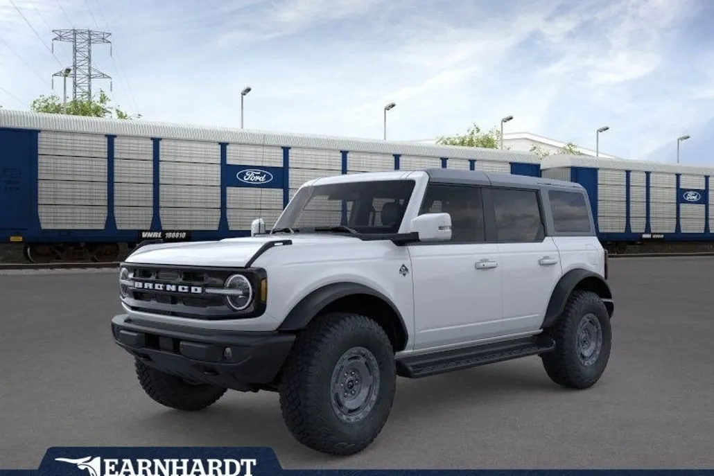 2025 Ford Bronco Outer Banks photo 1