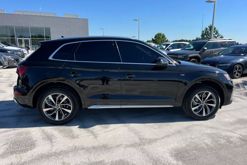 2022 Audi Q5 S line Premium Plus photo 1