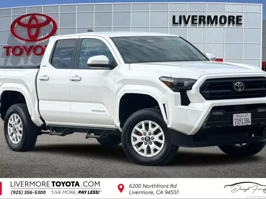 2024 Toyota Tacoma SR5 photo 1