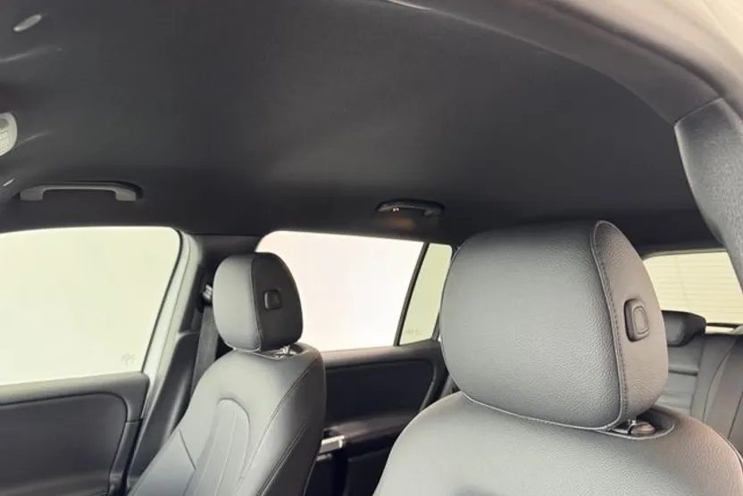 2025 Mercedes Benz GLB 250 photo 1