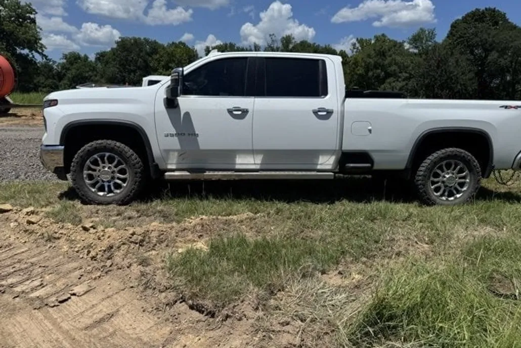 2024 Chevrolet Silverado 3500HD LTZ photo 1