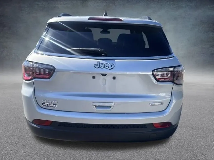 2024 Jeep Compass Latitude photo 1