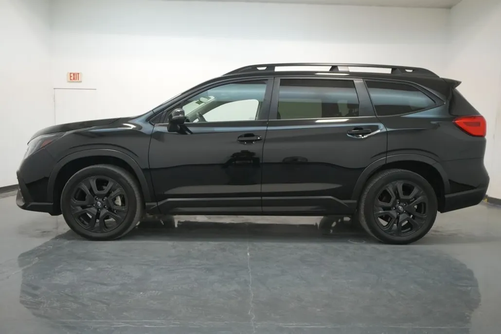 2023 Subaru Ascent Onyx Edition photo 1