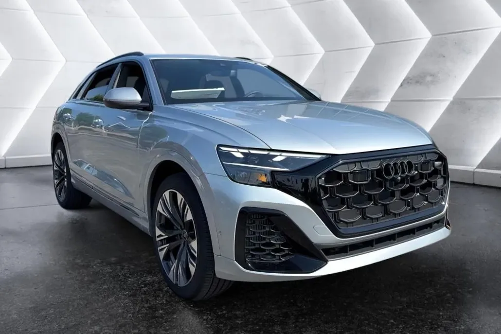 2025 Audi Q8 Premium Plus photo 1