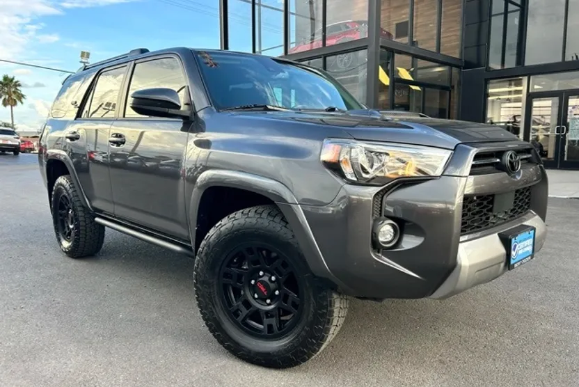 2023 Toyota 4Runner TRD Off-Road photo 1