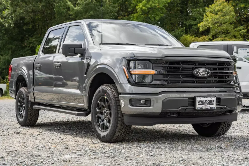 2025 Ford F-150 XLT photo 1