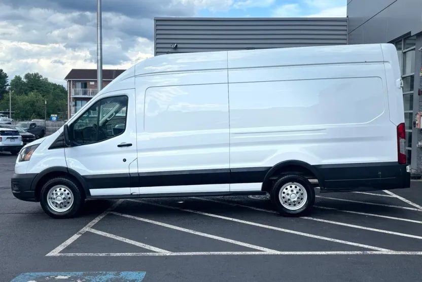 2022 Ford Transit photo 1