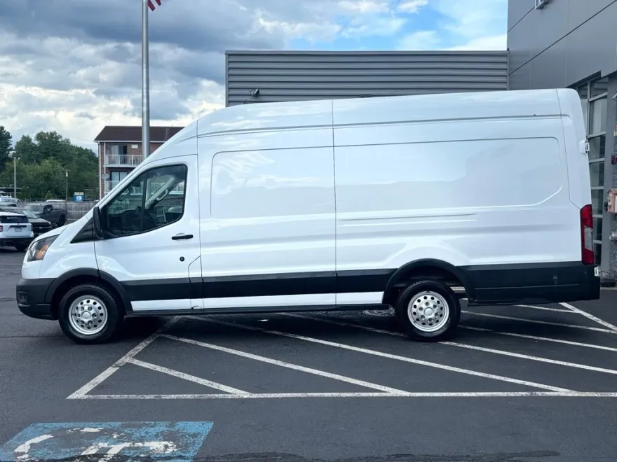 2022 Ford Transit photo 1