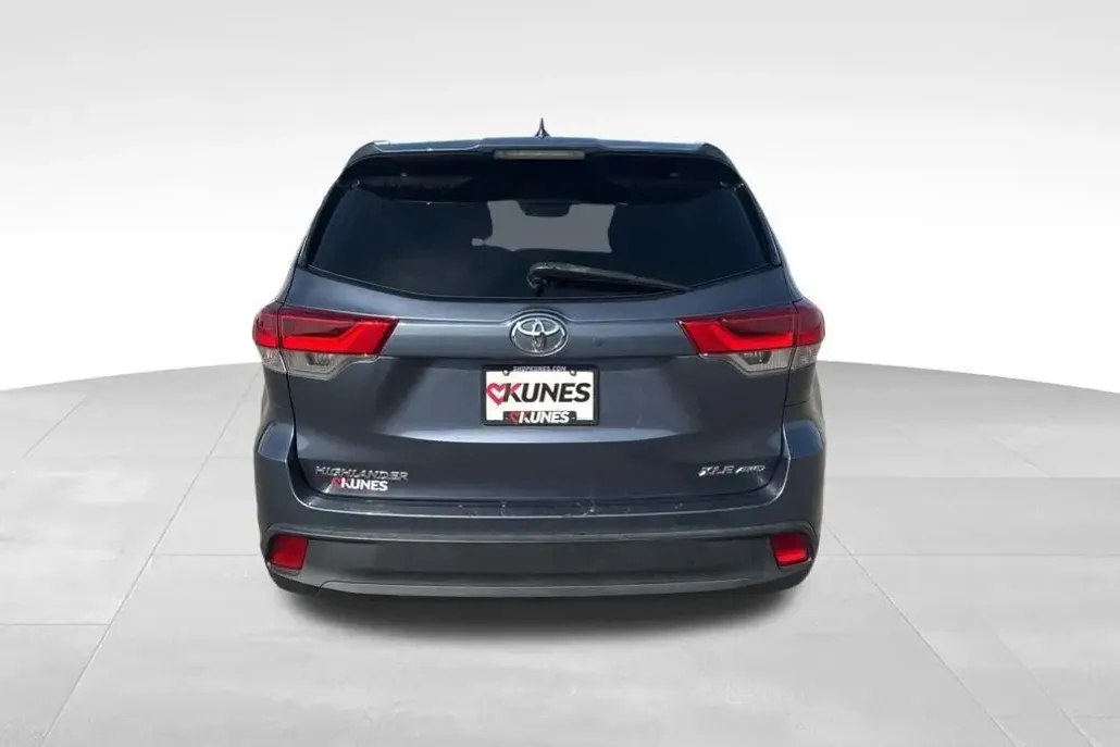 2018 Toyota Highlander XLE photo 1