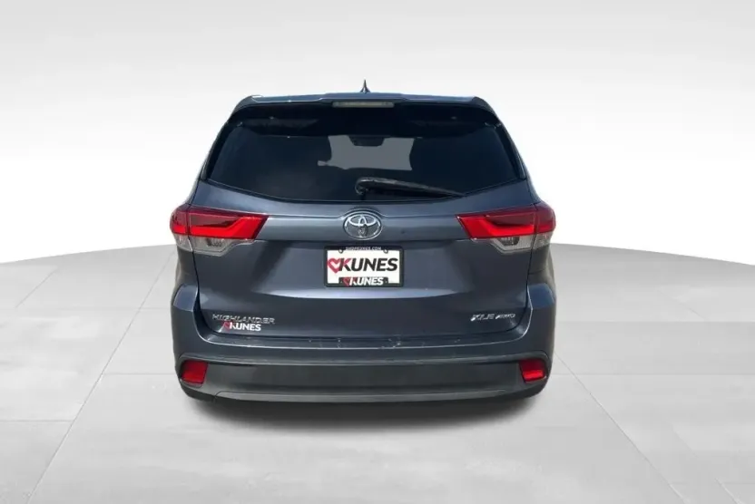 2018 Toyota Highlander XLE photo 1