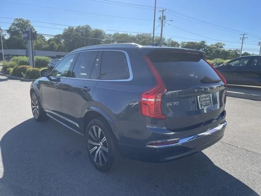 2023 Volvo XC90 AWD Plus photo 1