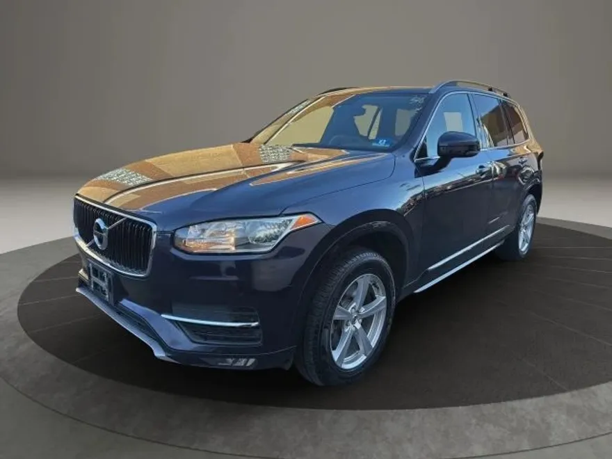 2016 Volvo XC90 Momentum photo 1