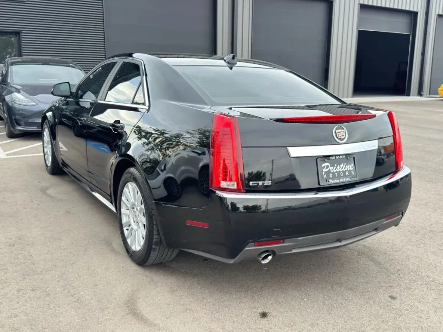 2013 Cadillac CTS Luxury Sedan photo 1