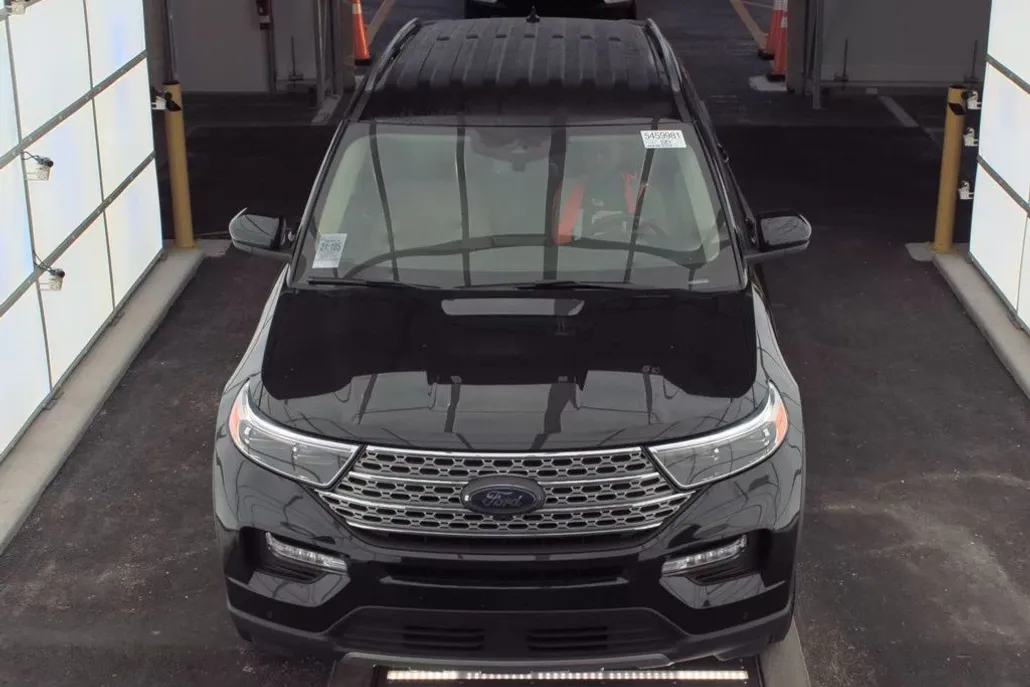 2023 Ford Explorer Limited photo 1