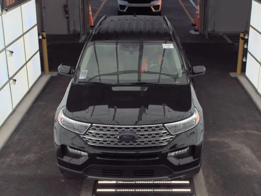 2023 Ford Explorer Limited photo 1