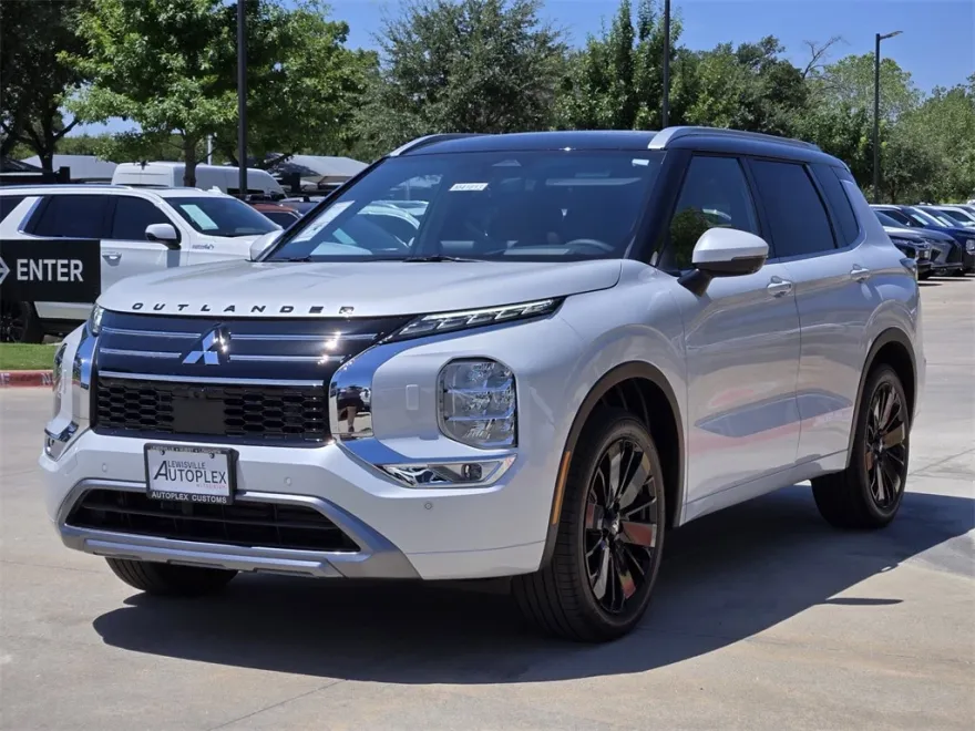 2025 Mitsubishi Outlander SEL photo 1