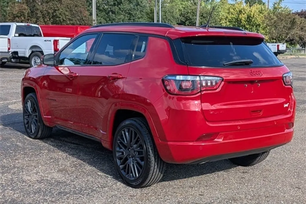 2023 Jeep Compass Red Edition photo 1