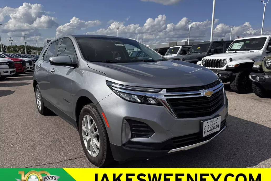 2024 Chevrolet Equinox LT photo 1