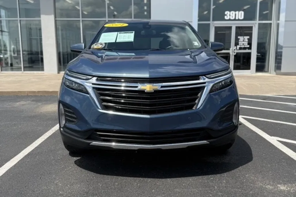 2024 Chevrolet Equinox LT photo 1