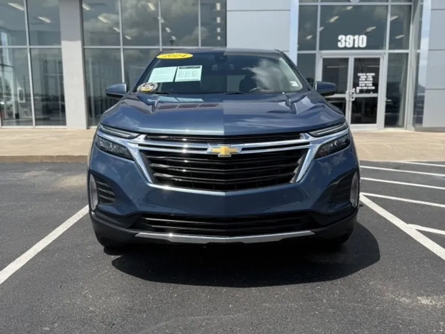 2024 Chevrolet Equinox LT photo 1