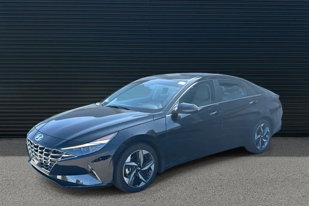 2023 Hyundai Elantra Limited photo 1