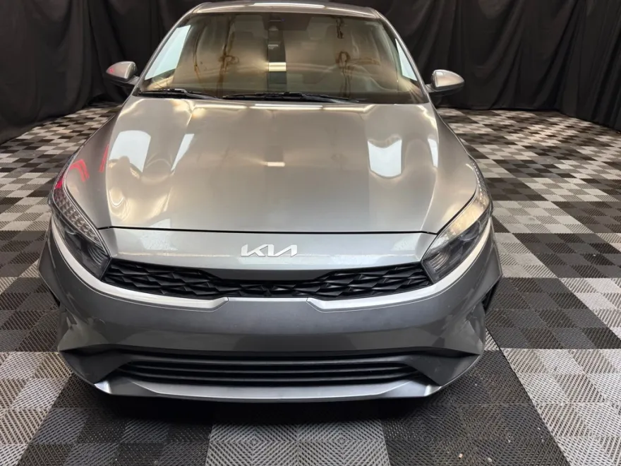 2012 Chrysler 200 Touring photo 1