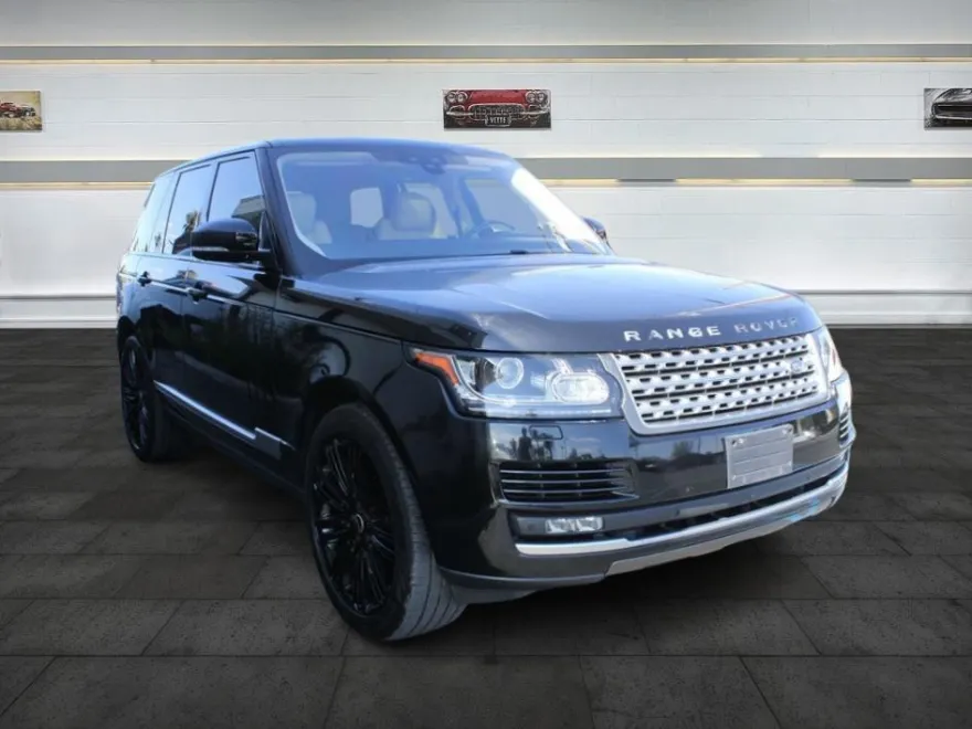2017 Land Rover Range Rover HSE photo 1