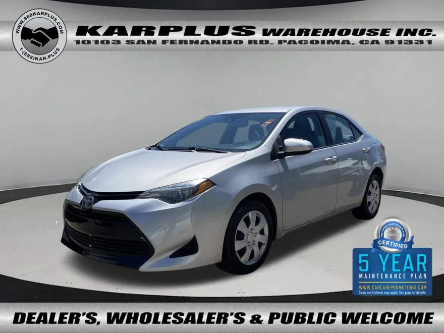 2018 Toyota Corolla LE photo 1