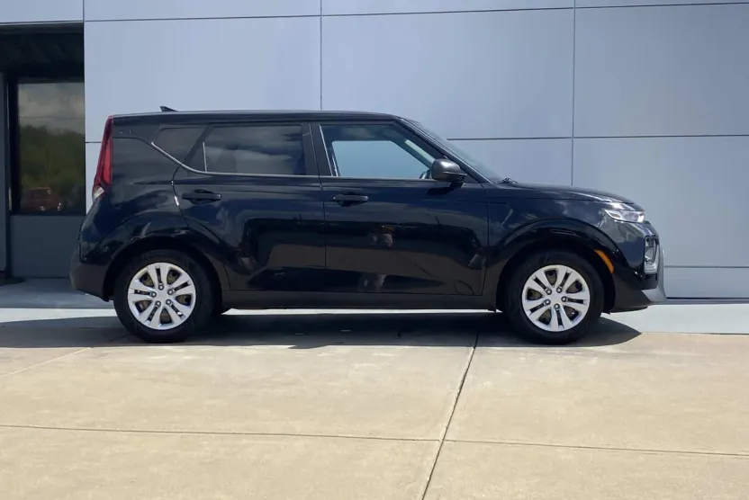 2021 Kia Soul LX photo 1