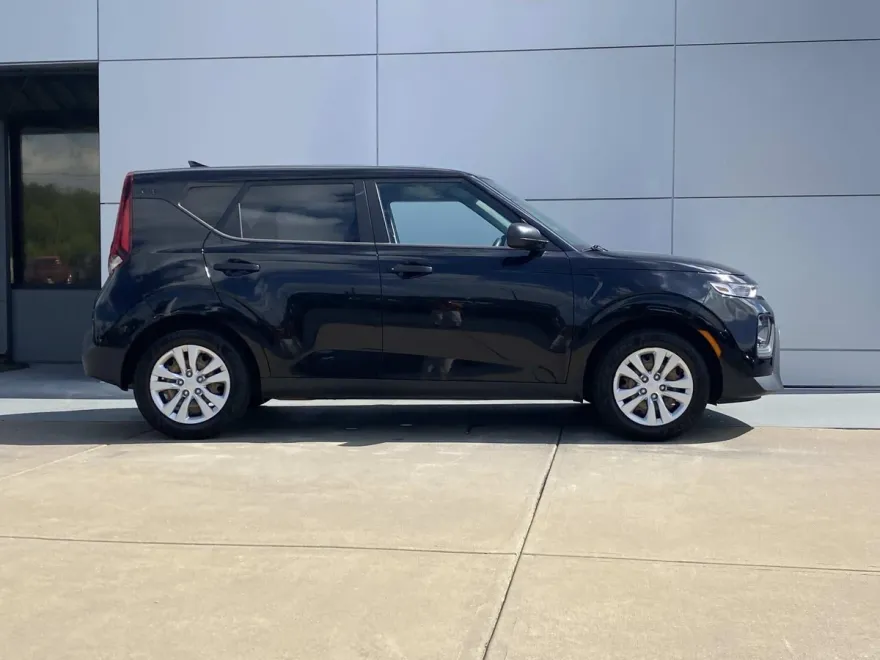 2021 Kia Soul LX photo 1