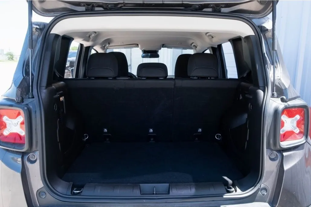 2020 Jeep Renegade Latitude photo 1