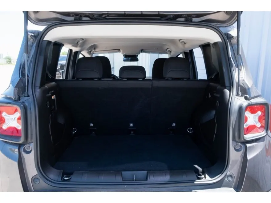 2020 Jeep Renegade Latitude photo 1
