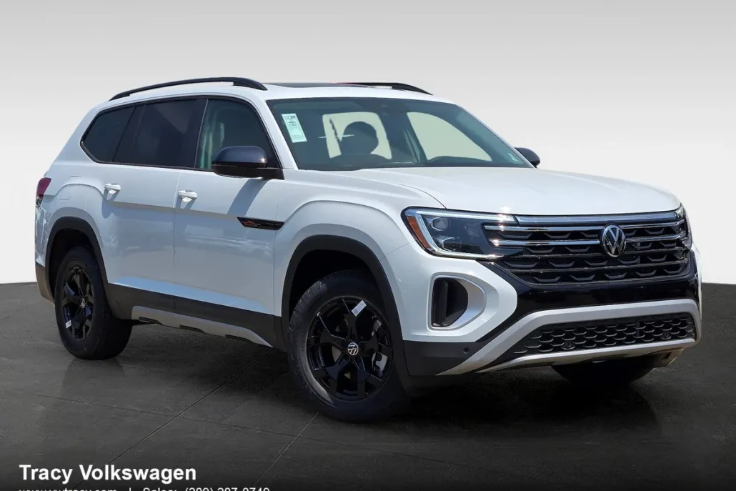 2025 Volkswagen Atlas SE Technology Peak Edition photo 1