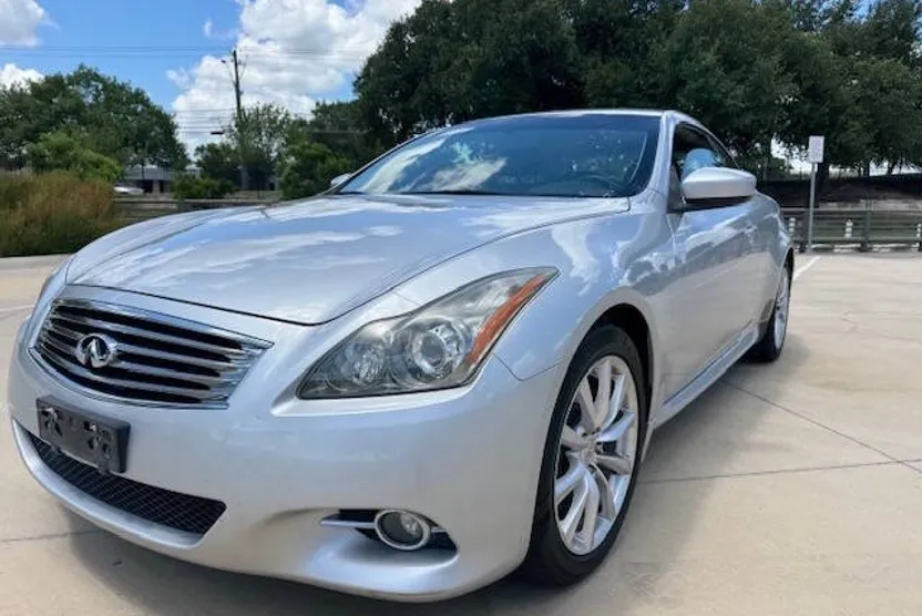2013 Infiniti G37 Convertible photo 1