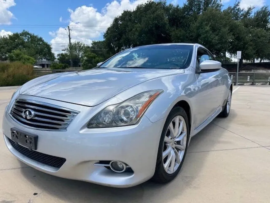 2013 Infiniti G37 Convertible photo 1