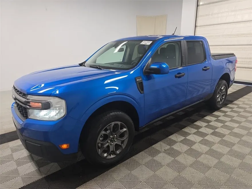 2022 Ford Maverick XLT photo 1