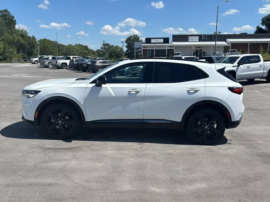 2023 Buick Envision Essence photo 1