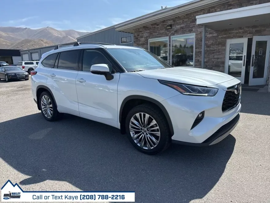 2022 Toyota Highlander Platinum photo 1