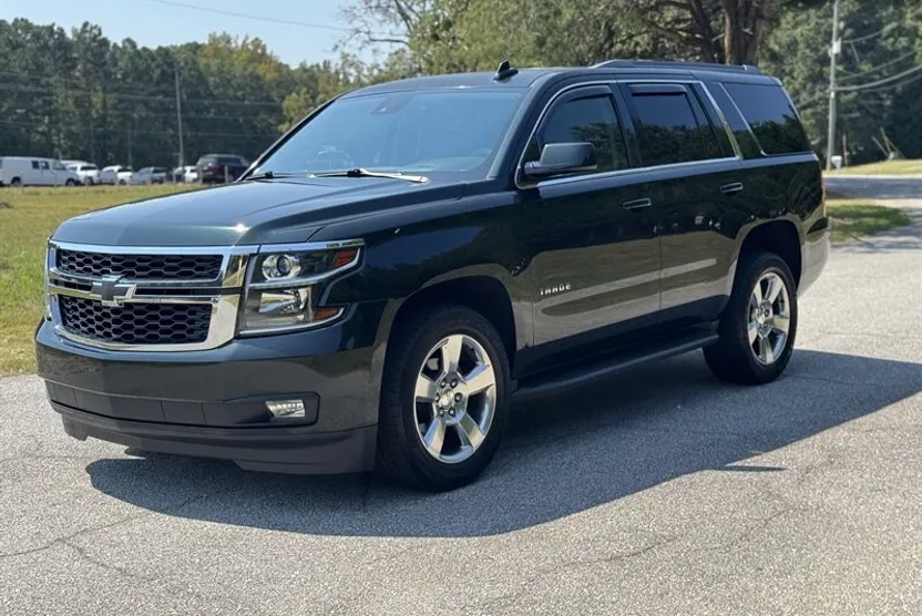 2016 Chevrolet Tahoe LT photo 1