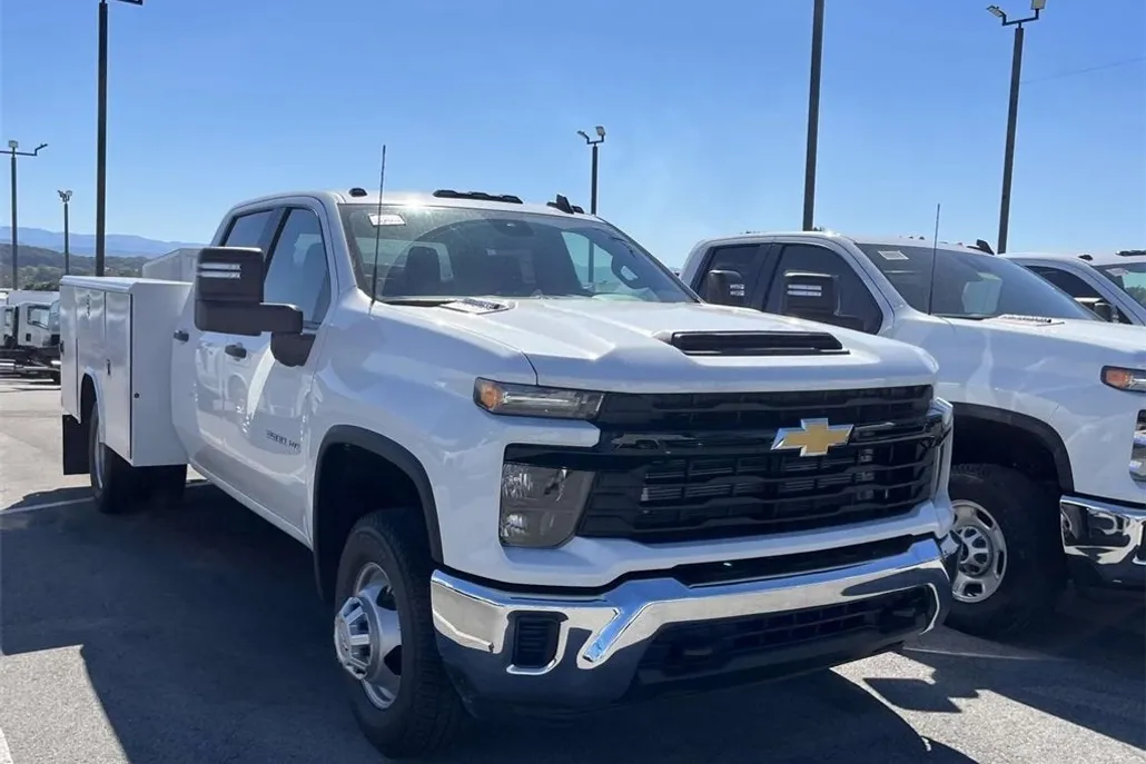 2024 Chevrolet Silverado 3500HD Work Truck photo 1