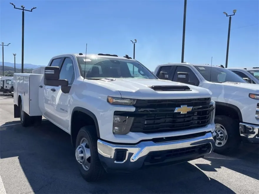 2024 Chevrolet Silverado 3500HD Work Truck photo 1