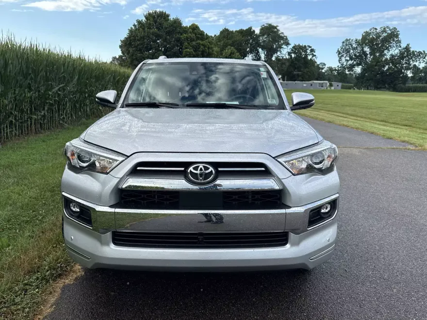 2022 Toyota 4Runner Limited photo 1