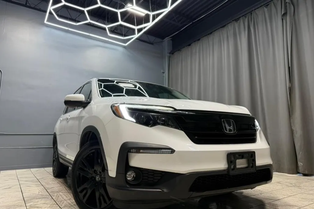 2021 Honda Pilot Special Edition photo 1