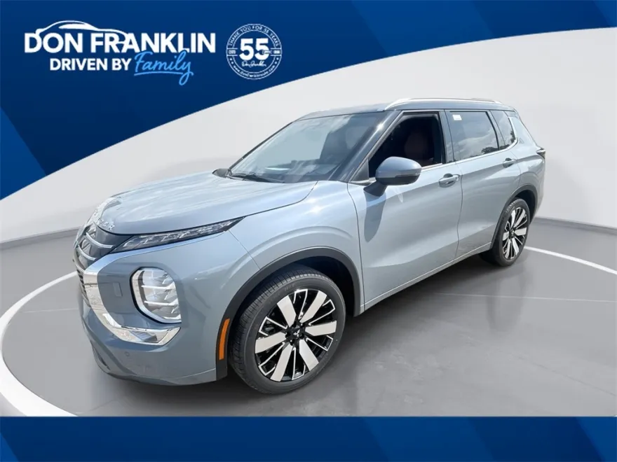 2025 Mitsubishi Outlander SEL photo 1